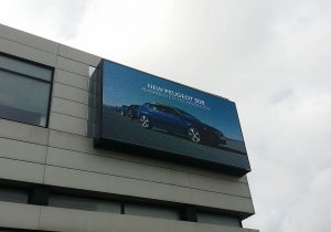 Painel LED Billboard com um carro